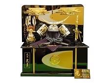 久月　玉鳳作　彫金双龍伊達兜収納飾り