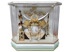 久月 白木六角アクリルケース入 上杉金筋兜飾り